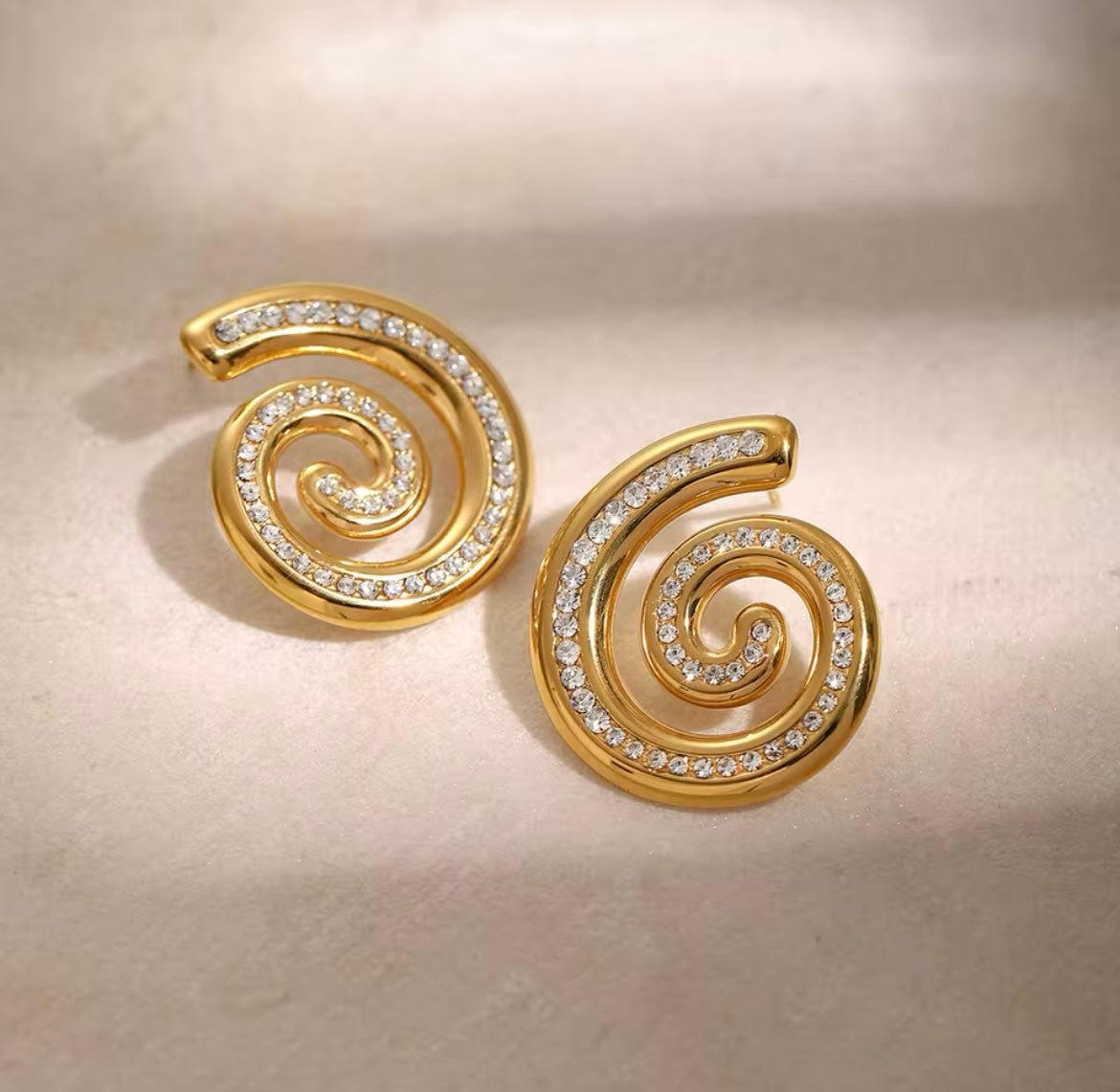 St Lucia Boutique Kylah large swirl earring - 18k gold plated - Shop women's at St Lucia Boutique