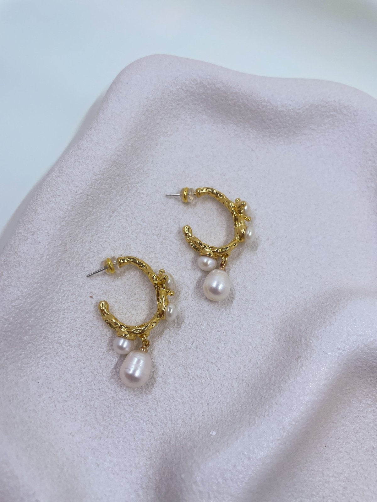 St Lucia Boutique Baroque cuff freshwater pearl earring - Shop women's Accessories at St Lucia Boutique