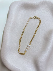 St Lucia Boutique Mini pearl bracelet - 18k gold plated - Shop women's Accessories at St Lucia Boutique