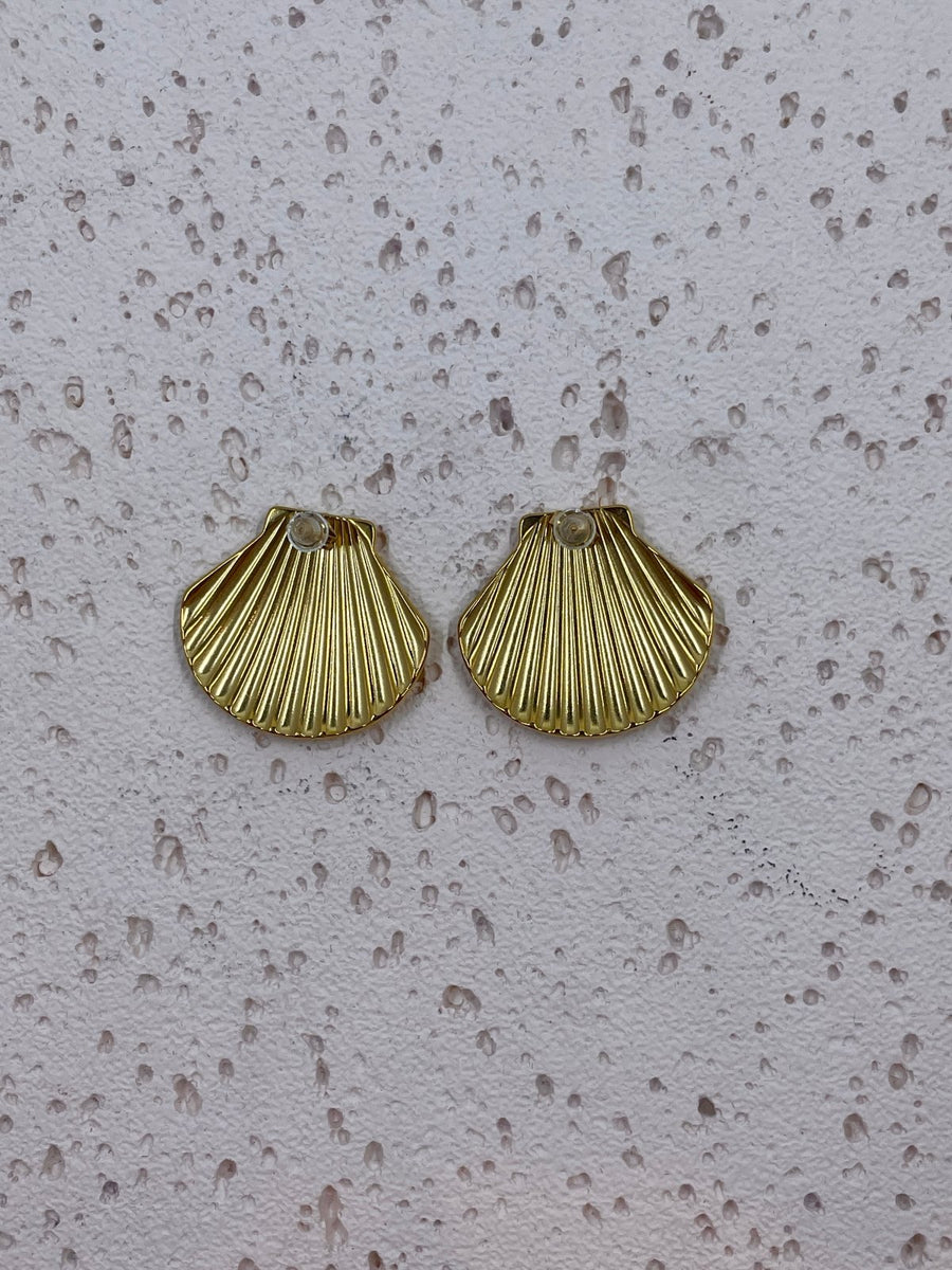 St Lucia Boutique Oversized clam earring - 18k gold plated - Shop women's Accessories at St Lucia Boutique