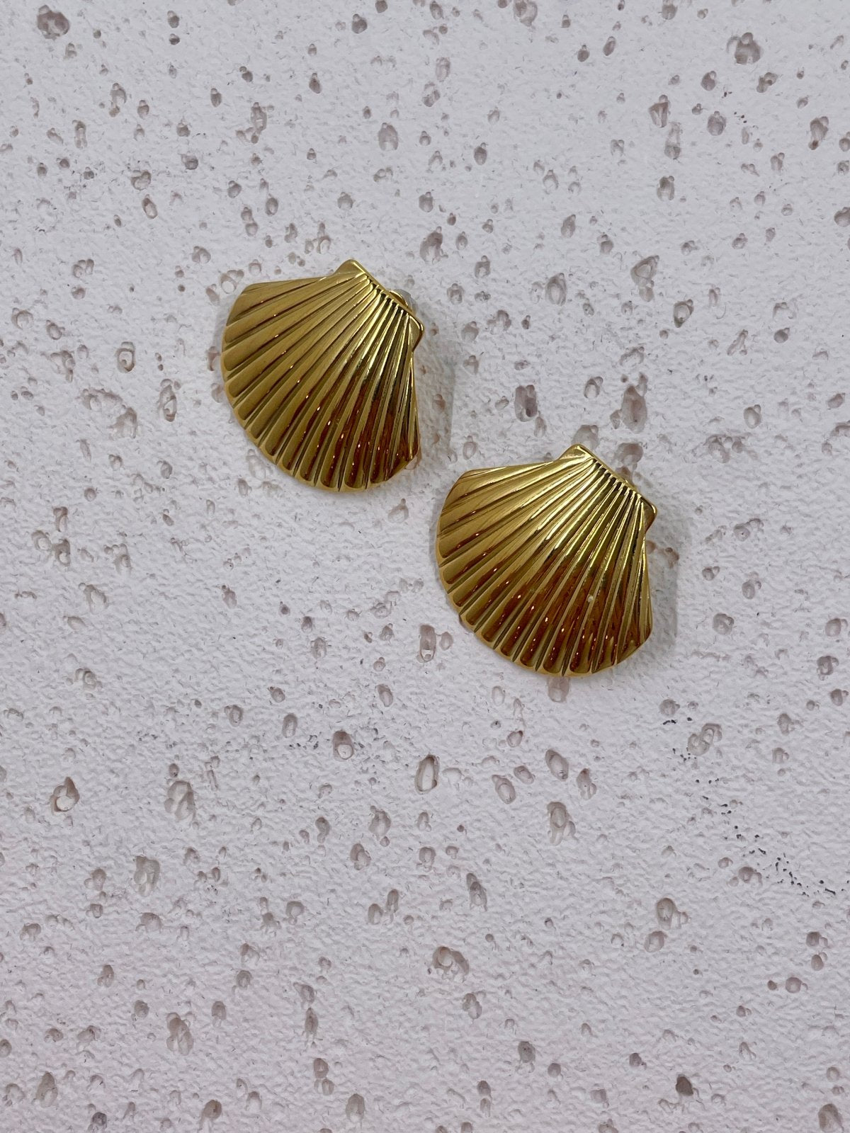 St Lucia Boutique Oversized clam earring - 18k gold plated - Shop women's Accessories at St Lucia Boutique