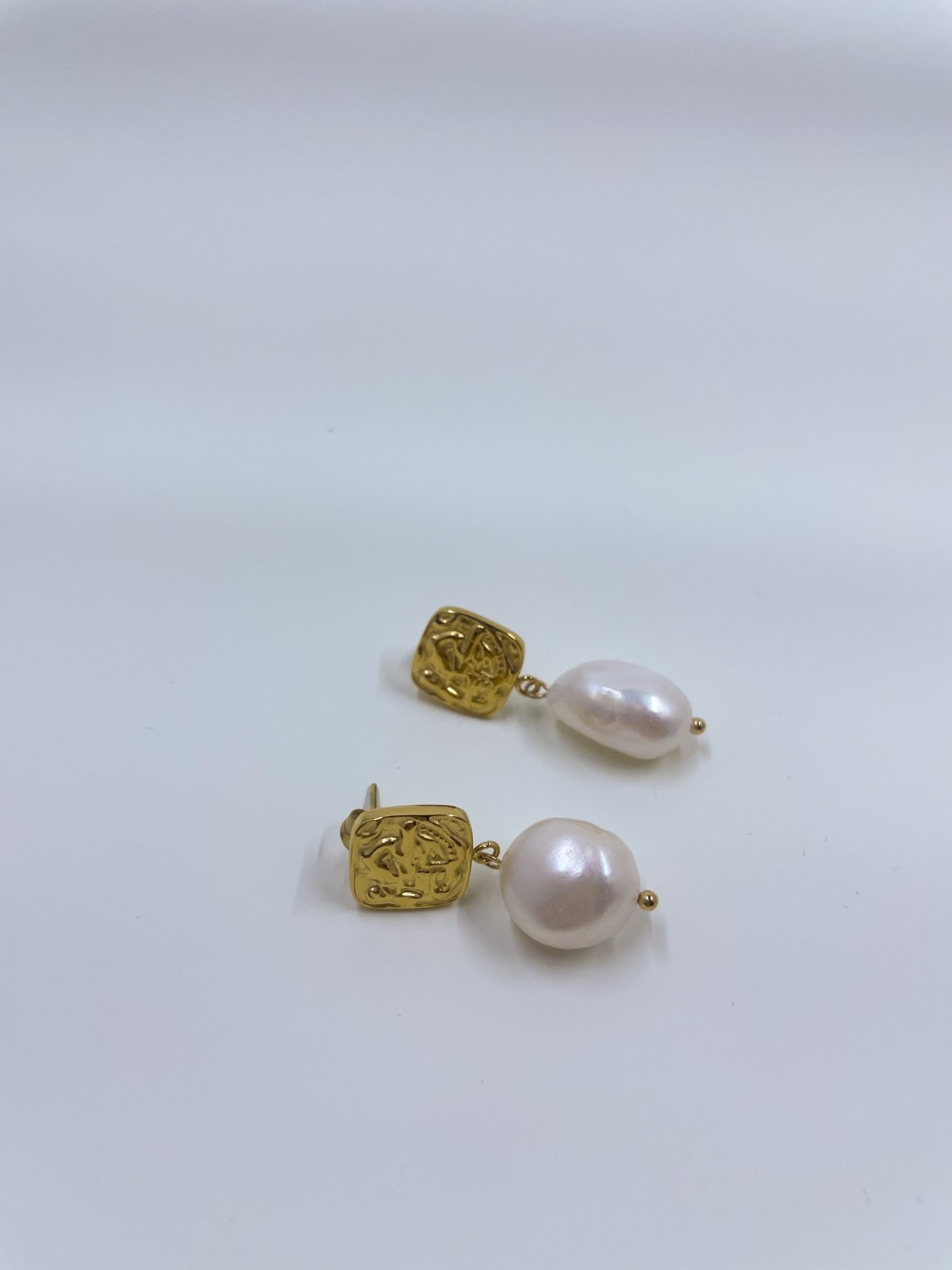 St Lucia Boutique Pearl drop earring - 18k gold plated - Shop women's at St Lucia Boutique